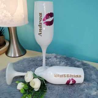 Exklusives 2 er Set Champagner Sektglas Sektkelche weiß  mit Namen zum Valentinstag - Geschenk zur Hochzeit 200ml